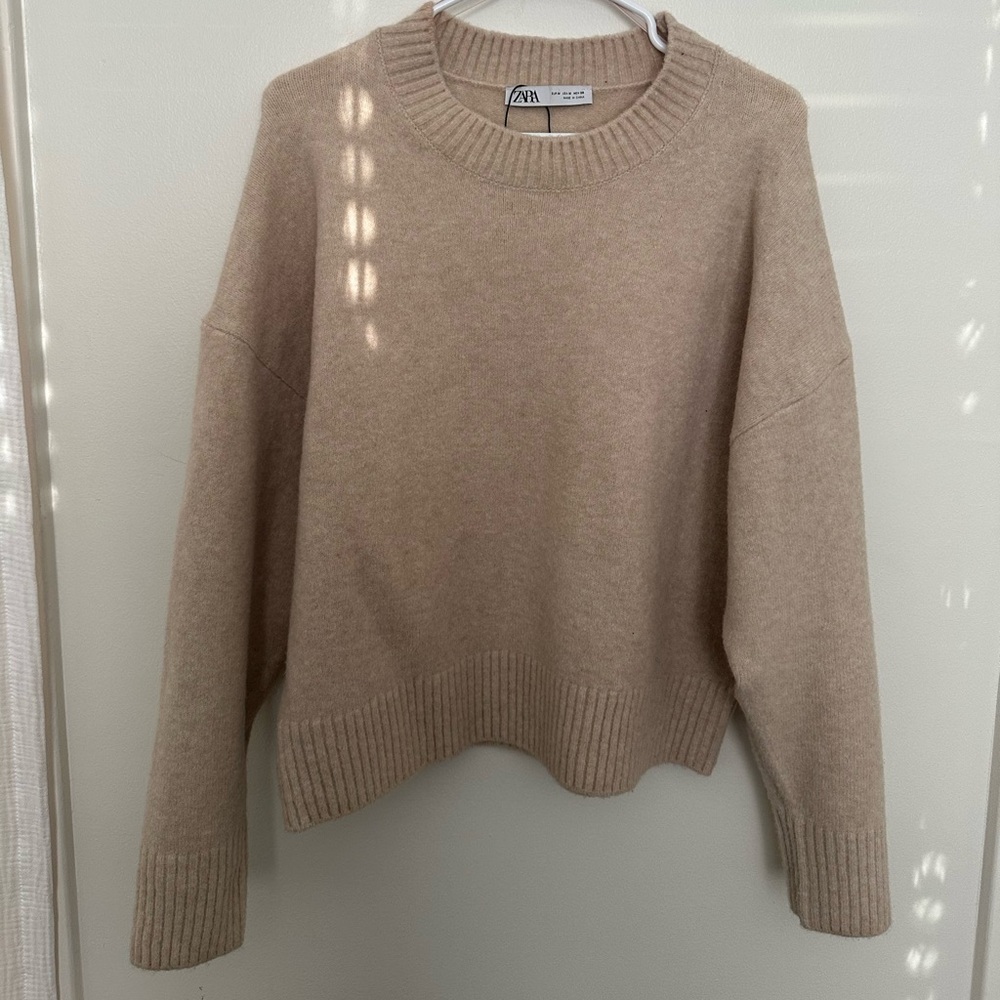 Zara Women's Light Tan Crew Neck Sweater